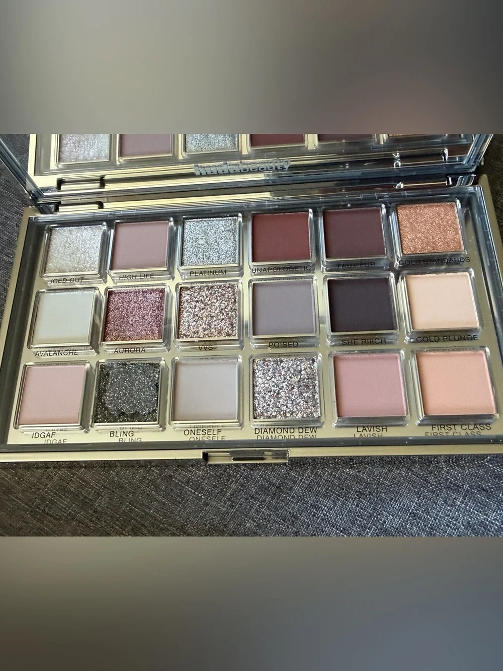 HUDA BEAUTY Icy Nude & Pretty Grunge Duo Palette Set